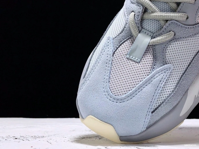 Yeezy Adidas Inertia